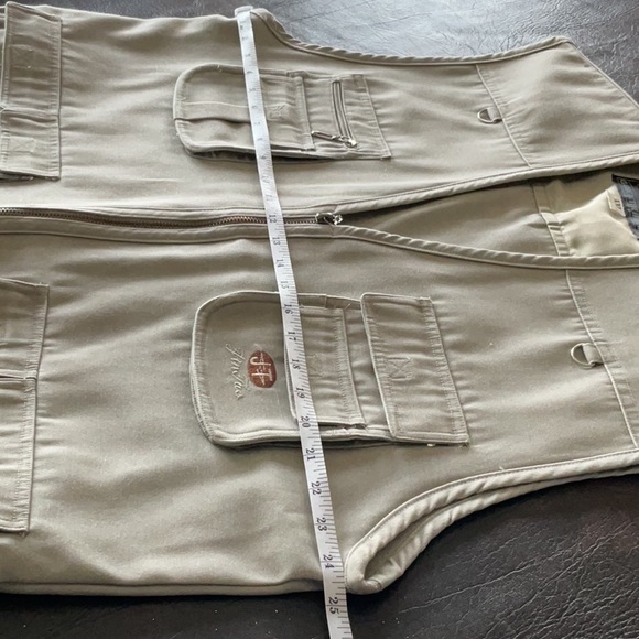 Fishing Hunting or Travel Vest - Picture 12 of 13